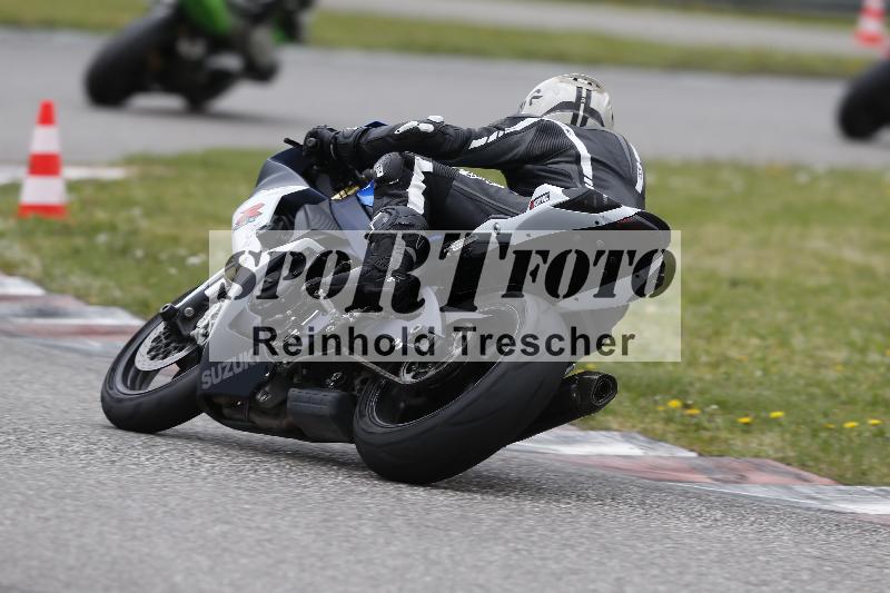 Archiv-2025/08 20.04.2025 Speer Racing ADR/Gruppe gruen/backside